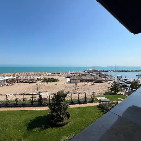 Arena Sea View Apartment *